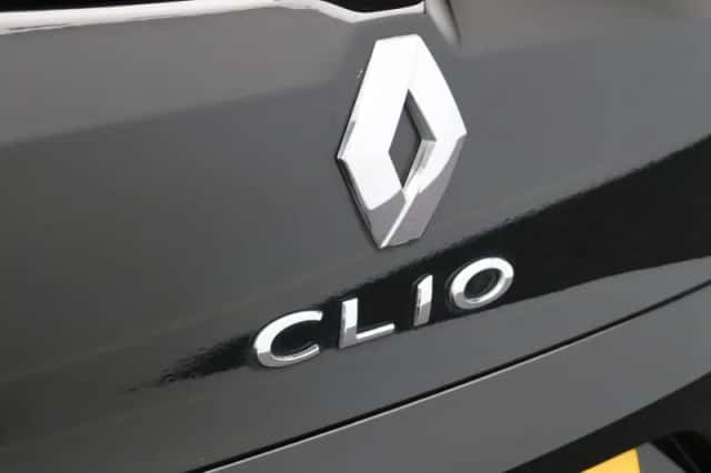 Renault Clio (2015) thumbnail 36
