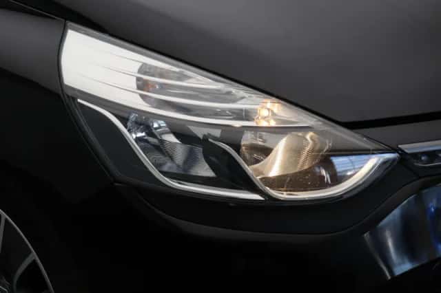 Renault Clio (2015) thumbnail 38