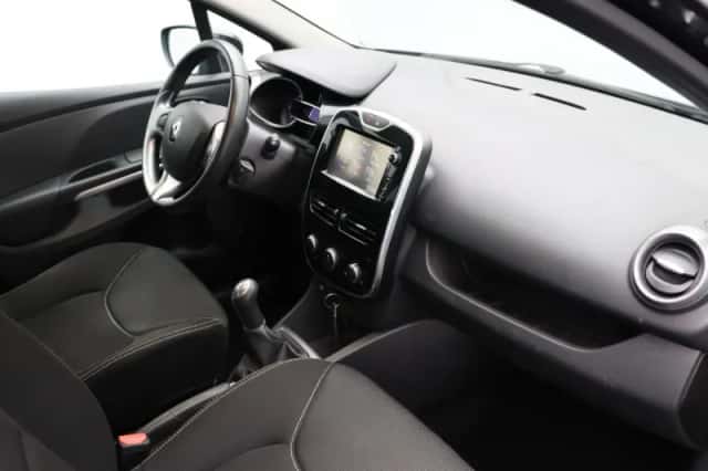 Renault Clio (2015) thumbnail 5