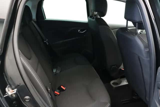 Renault Clio (2015) thumbnail 8