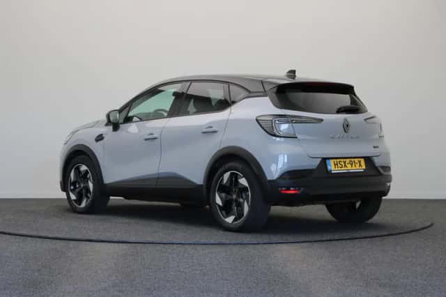 Renault Captur (2025) thumbnail 2