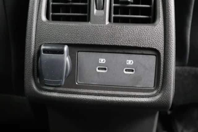 Renault Captur (2025) thumbnail 4