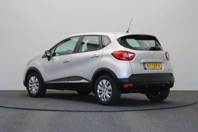 Renault Captur (2016) thumbnail 2