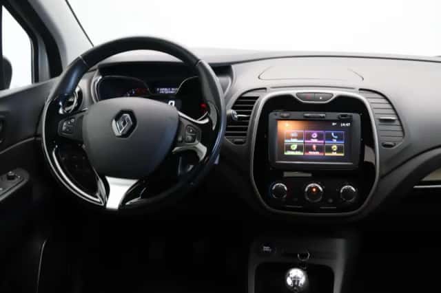 Renault Captur (2016) thumbnail 4