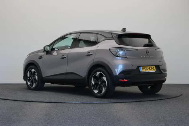 Renault Captur (2025) thumbnail 2