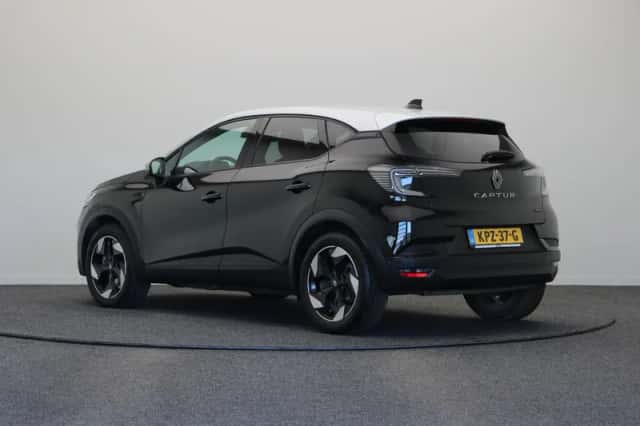 Renault Captur (2025) thumbnail 2