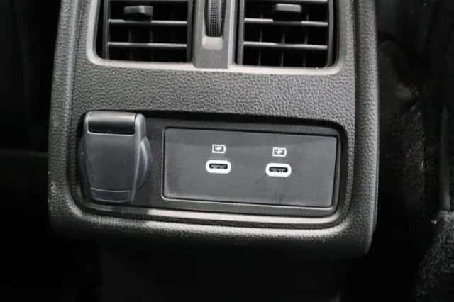 Renault Captur (2025) thumbnail 4
