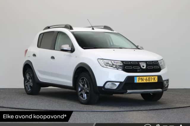 Dacia Sandero Stepway (2017) thumbnail 1