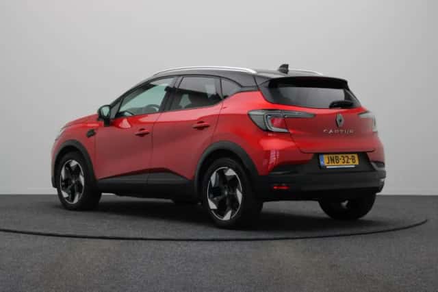 Renault Captur (2024) thumbnail 2