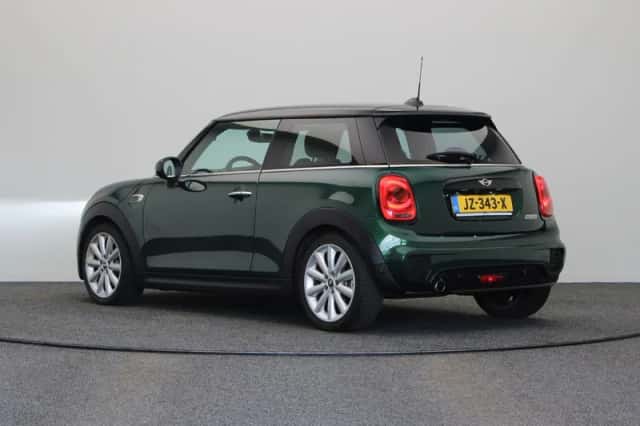 MINI Cooper (2016) thumbnail 3