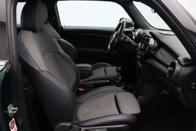 MINI Cooper (2016) thumbnail 5