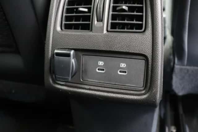 Renault Captur (2025) thumbnail 4