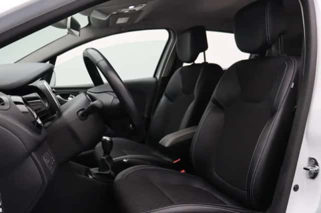 Renault Clio (2018) thumbnail 4