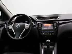 Nissan Qashqai (2015) thumbnail 5