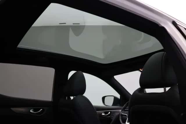 Nissan Qashqai (2018) thumbnail 4