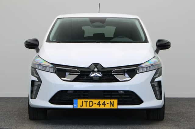 Mitsubishi Colt (2025) thumbnail 4