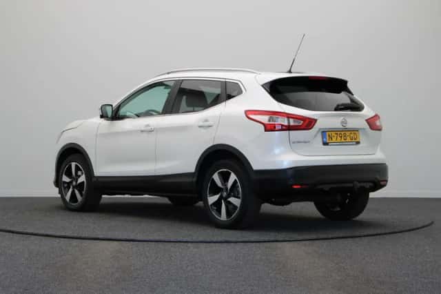 Nissan Qashqai (2017) thumbnail 2
