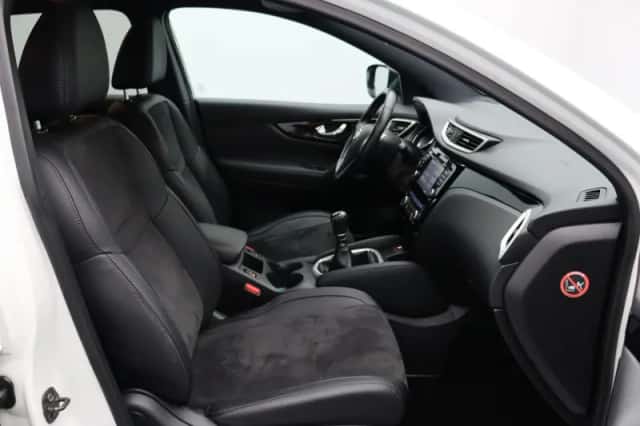 Nissan Qashqai (2017) thumbnail 14
