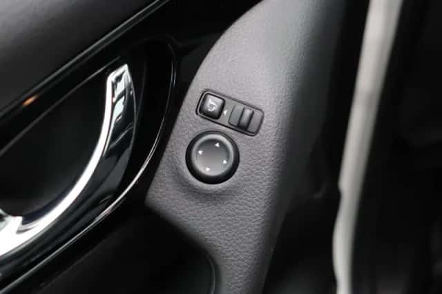 Nissan Qashqai (2017) thumbnail 18