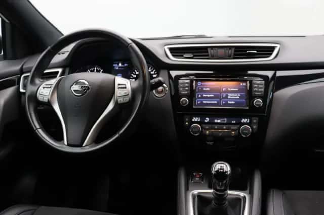 Nissan Qashqai (2017) thumbnail 4