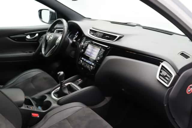 Nissan Qashqai (2017) thumbnail 5