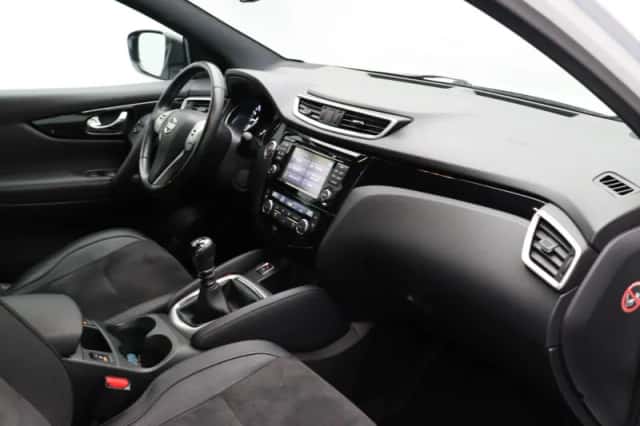 Nissan Qashqai (2017) thumbnail 5
