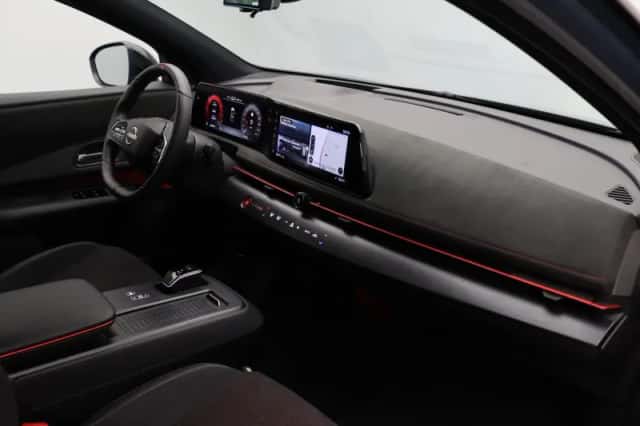 Nissan Ariya (2025) thumbnail 14