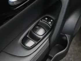 Nissan Qashqai (2015) thumbnail 18