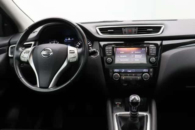 Nissan Qashqai (2015) thumbnail 5