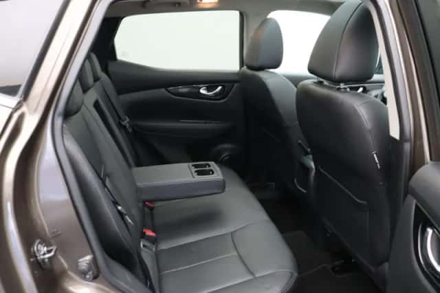 Nissan Qashqai (2015) thumbnail 8