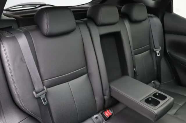 Nissan Qashqai (2015) thumbnail 9
