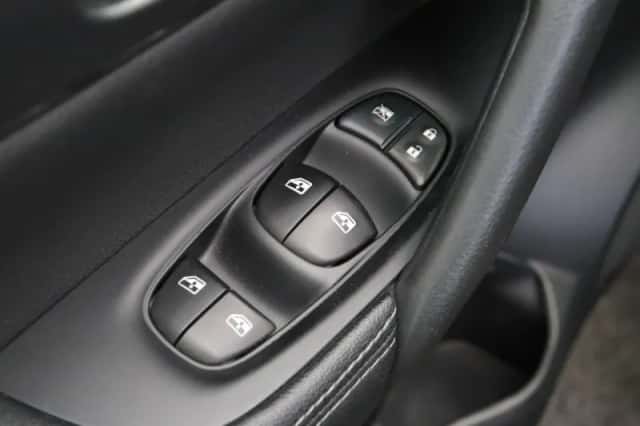 Nissan Qashqai (2019) thumbnail 18