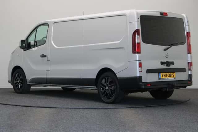 Nissan NV300 (2021) thumbnail 2