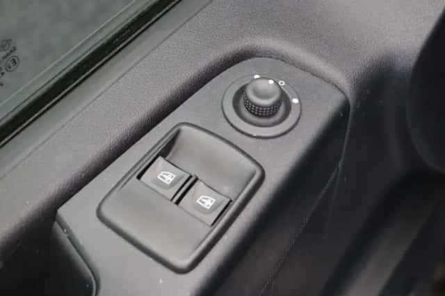 Nissan NV300 (2021) thumbnail 17
