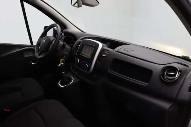 Nissan NV300 (2021) thumbnail 9