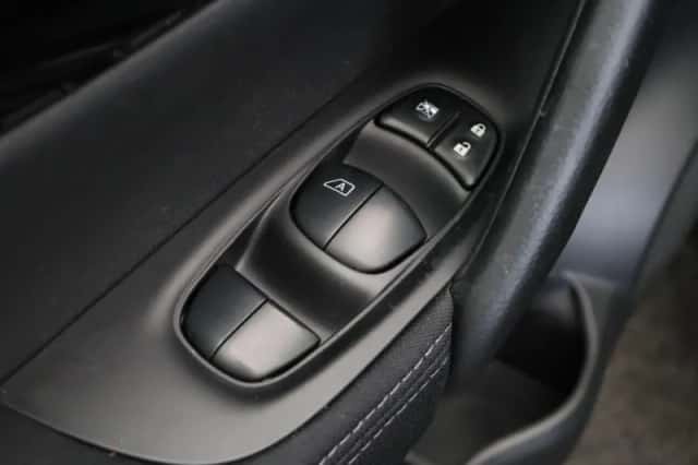 Nissan Qashqai (2015) thumbnail 18