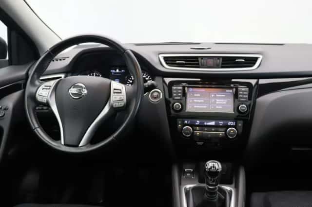 Nissan Qashqai (2015) thumbnail 4