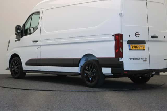 Nissan Interstar (2026) thumbnail 2