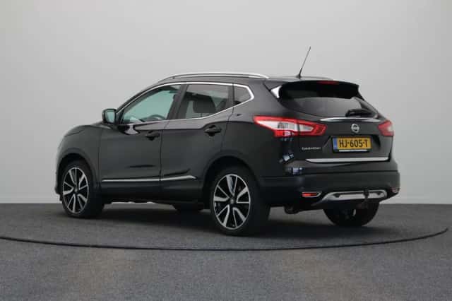 Nissan Qashqai (2015) thumbnail 2