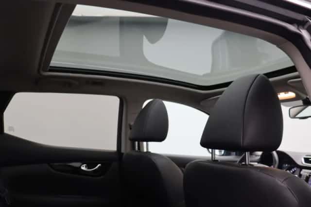 Nissan Qashqai (2015) thumbnail 4