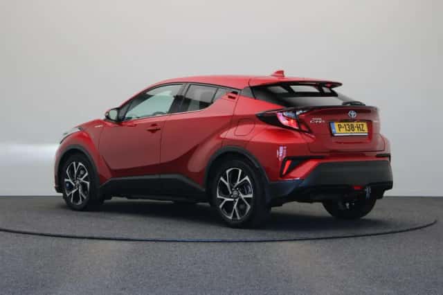Toyota C-HR (2020) thumbnail 2