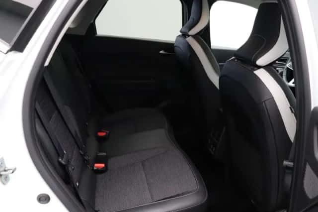 Renault Captur (2024) thumbnail 8