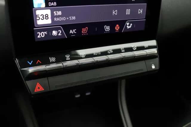 Renault Captur (2024) thumbnail 18