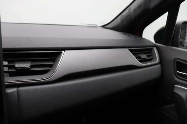 Renault Captur (2024) thumbnail 23