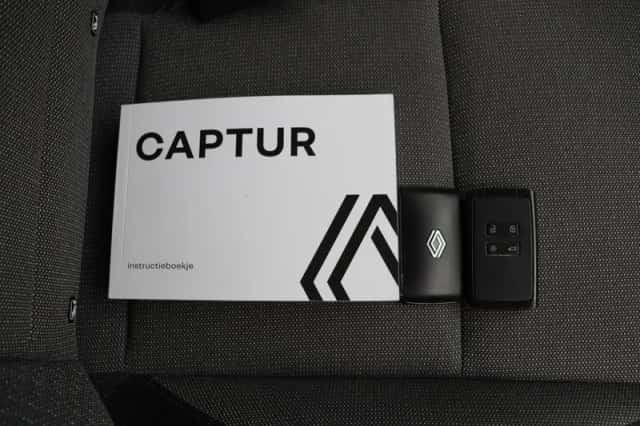 Renault Captur (2024) thumbnail 36