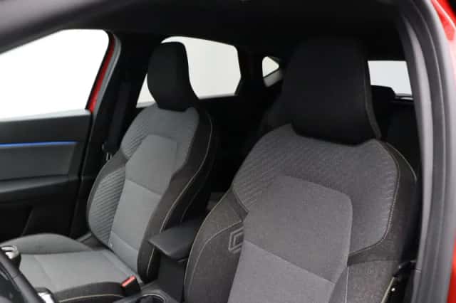 Renault Captur (2024) thumbnail 37