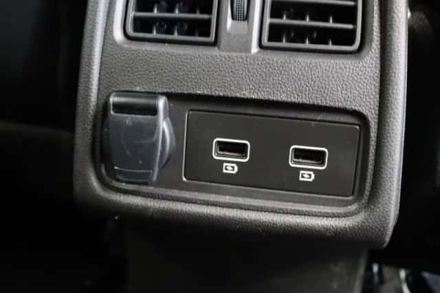 Renault Captur (2024) thumbnail 4