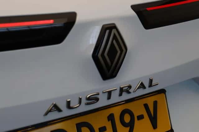 Renault Austral (2025) thumbnail 4