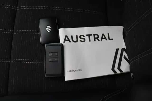 Renault Austral (2023) thumbnail 39