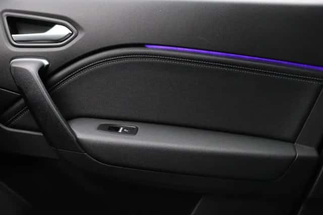 Renault Captur (2024) thumbnail 37
